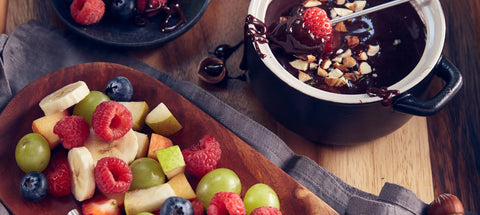 Fondue al untable de miel con cacao y frutas